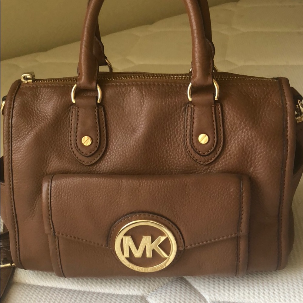 MK Cross body
